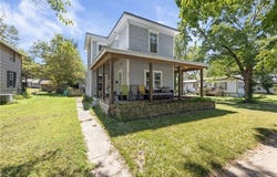 324 W 3rd Avenue, Garnett, KS 66032