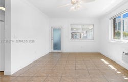 315 69th St, Miami Beach, FL 33141