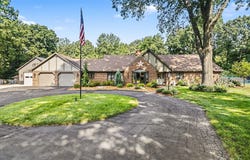 1555 Cardinal Drive, St. Joseph, MI 49085