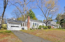2 Perham St, Bedford, MA 01730