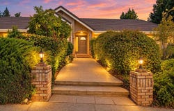 568 River Oaks Drive, Redding, CA 96001
