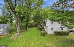 300 BROADLEAF DR NE, VIENNA, VA 22180