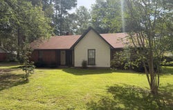 141 Plum Tree Road, Brandon, MS 39047