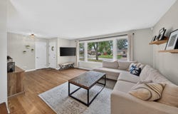 863 S Cedar Avenue, Elmhurst, IL 60126