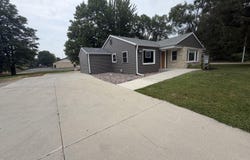 1726 E Washington St, West Bend, WI 53095