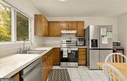 9400 FOX RUN Drive, CLINTON, MD 20735
