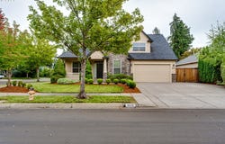 4635 CHAMPAGNE Ln, Eugene, OR 97404