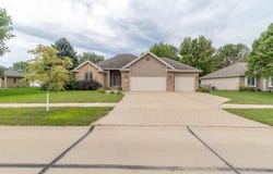 500 Oxbow Trail, Dakota Dunes, SD 57049