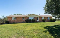 71 HERMITAGE RD, STAUNTON, VA 24401