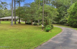 932 White Road, Florence, MS 39073