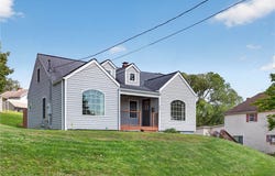 222 Cherry Ave, Houston, PA 15342