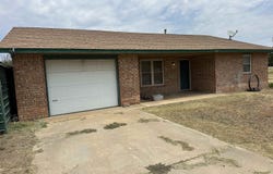 211 E Ninth St, Vici, OK 73859