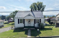 222 Sprinkle Avenue, Marion, VA 24354