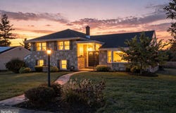 903 SUMMIT Lane, ORELAND, PA 19075