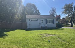 33 Plaske Drive, Schenectady, NY 12309