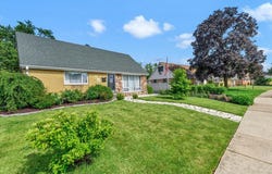 8901 Southfield Drive, Bridgeview, IL 60455