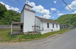 42 Madison Avenue, WV 25826