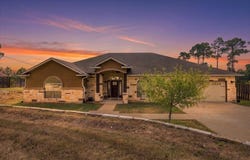 107 E Tanglebriar Ct, Bastrop, TX 78602