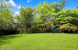 11 Castle Drive, Middletown, NJ 07748