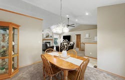 8 E 2nd St Cir, Valley Center, KS 67147