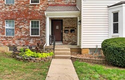 6811 N Askew Circle, Gladstone, MO 64119