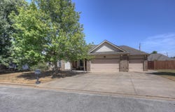 123 Jared Boulevard, Webb City, MO 64870