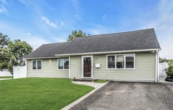 17 Blanche Street, Plainview, NY 11803