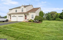 435 LONGFELLOW Drive, WILLIAMSTOWN, NJ 08094