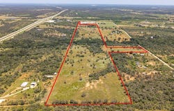 509 BUTTER LN, Seguin, TX 78155