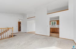 627 N Solar Dr, Sioux Falls, SD 57103-6665