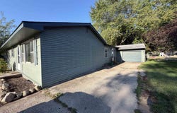 1115 Park, Clare, MI 48617