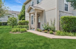 2148 Sunrise Circle, Aurora, IL 60503