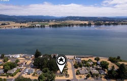 I St, ColumbiaCity, OR 97018