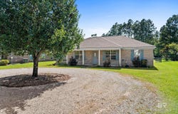 9427 Hammock Road, Elberta, AL 36530