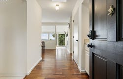 7 HIDALGO St, LakeOswego, OR 97035