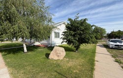 610 and 612 Elm St, Sutherland, NE 69164