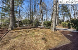 154 Lady Slipper Loop, Newland, NC 28657