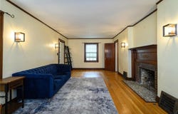 6842 Metcalf Avenue, Overland Park, KS 66204