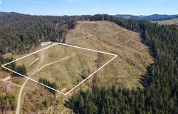 Lois Ln, Bandon, OR 97411