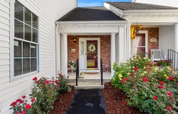 7 Nature View Dr, Uxbridge, MA 01569