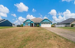 33 Winter Hawk Drive, Fort Mitchell, AL 36857