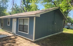 903 W 1st St, Cameron, TX 76520
