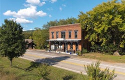 411 E Front AVE, Chester, AR 72934