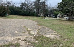 504 Riverfalls St, Andalusia, AL 36420
