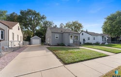 1305 W Sioux St, Sioux Falls, SD 57104