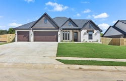 16426 Clearview Dr, Lindale, TX 75771