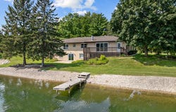 2720 N Bayview Lane, McHenry, IL 60051