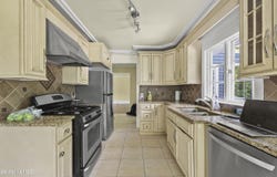 132 Main St, Williamstown, MA 01267