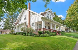 341 S Broadway St, Tekoa, WA 99033