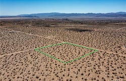Sunny Sands, Joshua Tree, CA 92252